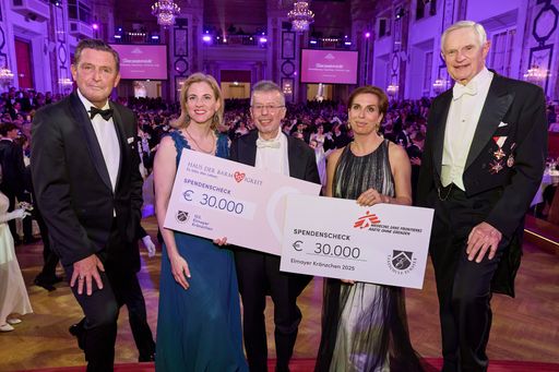  Am Traditionsball der Tanzschule Elmayer stand das Ballvergnügen
und Wohltätigkeit für das Haus der Barmherzigkeit und Ärzte ohne
Grenzen im Vordergrund.