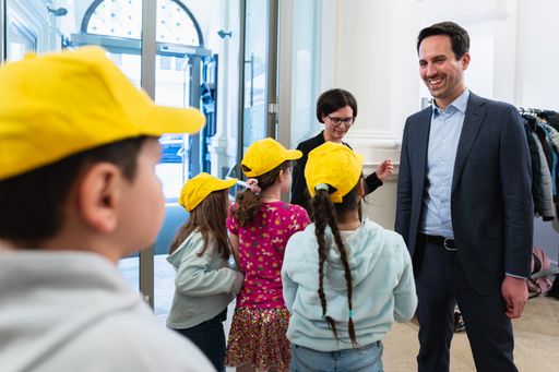 Minister of Education Return receives pupils and teaching staff at the Federal Institute for Deaf Education