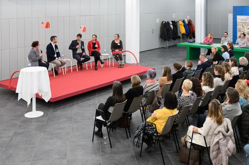 Mit der Veranstaltung „Let’s talk about … Frauengesundheit“ setzt
das Gesundheitszentrum für Selbständige ein Zeichen für mehr
Bewusstsein und gezielte Prävention für Frauen.