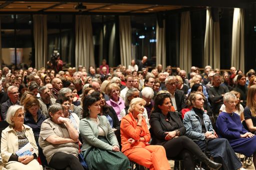 Vorschau Bild von Volles Haus bei der Buchpräsentation im Wien Museum