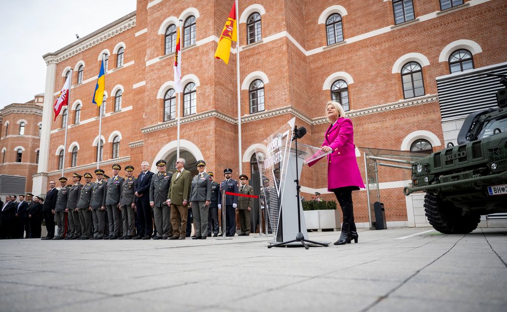 Bundesheer: Wiederbestellung von Verteidigungsministerin Klaudia Tanner
