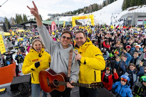 Große Unterstützer und Partner des Antenne Steiermark Snowdays: Planai-GF Georg Bliem, LH Mario Kunasek, Antenne Stmk.-GF Gottfried Bichler, Bildungsdirektorin Elisabeth Meixner und der steir. ÖVP-Clubobmann Lukas Schnitzer