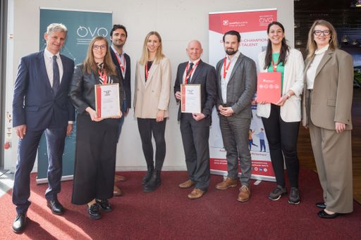 Das ilvi Projektteam und das Projekt Team "Casa Carl" bei der
Preisverleihung zum Qualitätsteam 2025.