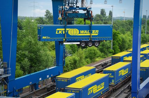 Vorschau Bild von LKW WALTER setzt auf den digitalen Frachtbrief (eCMR)