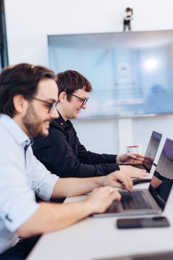 Vorschau Bild von Gerold Böhler und Matthias Frick bei der Arbeit