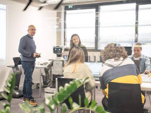 IT:U lädt zu Tag der offenen Tür: Am 28. März die neue
öffentliche Technische Universität für Digitale Transformation
kennenlernen.