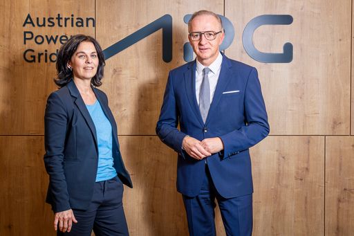 v.l.n.r.: Karin Margetich Personalleiterin von APG und Gerhard
Christiner APG-Vorstandssprecher und technischer Vorstand