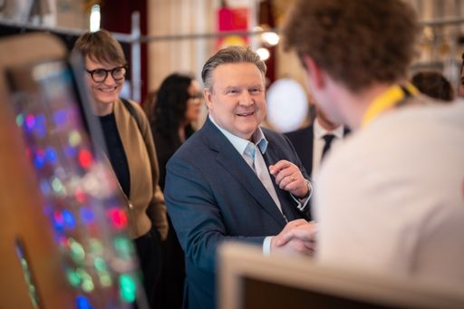  Bürgermeister Michael Ludwig besucht das Wiener Forschungsfest