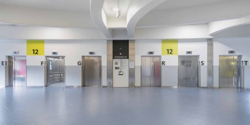 Vorschau Bild von Schindler Modernisierung und Schindler PORT 4 D im Gebäude der
Chirurgie der Innsbrucker Klinik