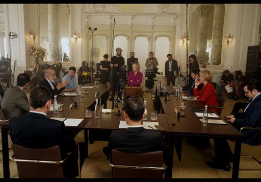 Vorschau Bild von Serie THE DEAL von Stéphane Bron und Alice Winocour Besondere
Erwähnung "Drehbuch" bei Séries Mania in Lille sowie den "Buyers
Choice Award" Genf, April 2015. Zwischen den USA und dem Iran, der
verdächtigt wird, heimlich Atomwaffen zu entwickeln beginnen
internationale Verhandlungen unter Hochspannung. // Weiterer Text
über ots und www.presseportal.de/nr/9021 / Die Verwendung dieses
Bildes für redaktionelle Zwecke ist unter Beachtung aller
mitgeteilten Nutzungsbedingungen zulässig und dann auch honorarfrei.
Veröffentlichung ausschließlich mit Bildrechte-Hinweis.