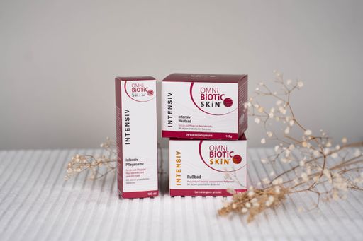 OMNi-BiOTiC SKiN® Intensiv-Pflegesalbe OMNi-BiOTiC SKiN®
Intensiv-Hautbad OMNi-BiOTiC SKiN® Intensiv-Fußbad