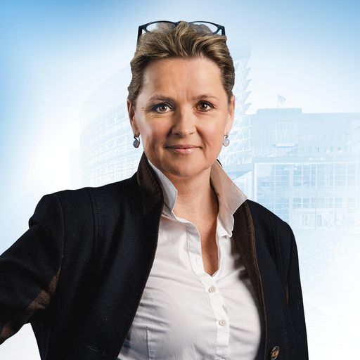 Vorschau Bild von Porträtfoto Landesrat für Arbeit, Konsumentenschutz, Natur- und
Tierschutz Mag. Susanne Rosenkranz