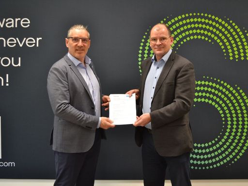  Vice President ANDRITZ Automation, Gerhard Schiefer und CEO und
Founder Selmo Technology, Markus Gruber