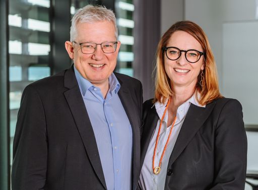 Vorschau Bild von Xenia Daum und Thomas Spann, Geschäftsführer der „Kleinen
Zeitung“: „Der Generationenwechsel in der Chefredaktion spiegelt den
Transformationsprozess in unserer Redaktion wider.“