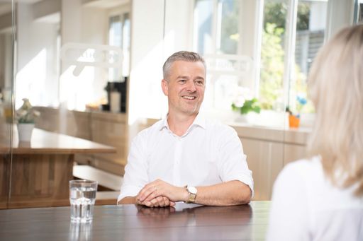  Markus Zink, Head of Jobs bei willhaben im Gespräch darüber,
warum es sich lohnt, sich jetzt für einen Ferialjob zu bewerben