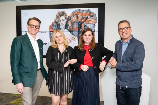 Vorschau Bild von Kunst und Künstliche Intelligenz beim Nagarro Art Forum: vlnr
Paul Haberfellner, Stephanie Meisl, Jeannette Gorzala, Peter Ahnert