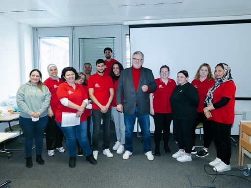 Vorschau Bild von Stadtrat Peter Hacker zu Besuch im Heimhilfekurs der Wiener
Sozialdienste