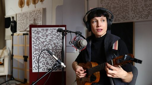 Vorschau Bild von Musikerin Sigrid Horn hat den Viertelfestival-Claim vertont.