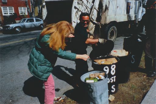 Vorschau Bild von Mierle Laderman Ukeles Touch Sanitation Performance, 1979-80 July
24, 1979 - June 26, 1980. Citywide performance with 8500 Sanitation
workers across all fifty-nine New York City Sanitation districts
November 20, 1979, Sweep 4, Queens 54 Courtesy the artist and Ronald
Feldman Gallery, New York © droits réservés / Cnap // Weiterer Text
über ots und www.presseportal.ch/de/nr/100052612 / Die Verwendung
dieses Bildes für redaktionelle Zwecke ist unter Beachtung aller
mitgeteilten Nutzungsbedingungen zulässig und dann auch honorarfrei.
Veröffentlichung ausschließlich mit Bildrechte-Hinweis.