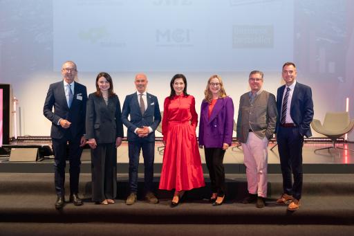 V.l.n.r.: Andreas Altmann, Larissa Leitner, Cornelius Matthes,
Katherina Reiche, Isabel Hartung, Robert Kunze-Concewitz, Christian
Pfeifer ©Ingrid Heiss