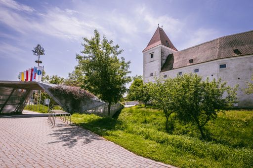 Vorschau Bild von Eingang zum schlossORTH Nationalpark Zentrum