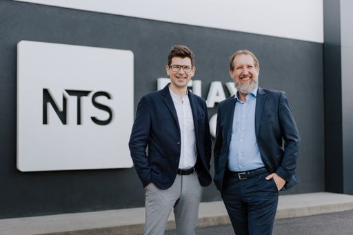  Christoph Platzer, Geschäftsführer von Ascent in Österreich und
Alexander Müllner, Chief Commercial Officer von NTS
