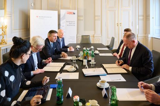 Vorschau Bild von Unterzeichnung des Sicherheitspakts