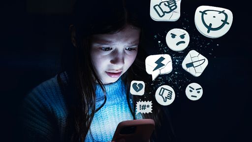 Vorschau Bild von Herzstück der Aufklärungskampagne "Lass dein Kind nicht allein im
digitalen Raum! Gemeinsam für eine gesunde Kindheit." von ROSSMANN
ist ein aufrüttelnder Spot, der digital sowie in Kinos
deutschlandweit gezeigt wird. // Weiterer Text über ots und
www.presseportal.de/nr/77565 / Die Verwendung dieses Bildes für
redaktionelle Zwecke ist unter Beachtung aller mitgeteilten
Nutzungsbedingungen zulässig und dann auch honorarfrei.
Veröffentlichung ausschließlich mit Bildrechte-Hinweis.