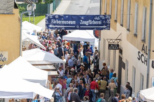 Vorschau Bild von Der Färbermarkt in Gutau zieht jedes Jahr zahlreiche Gäste aus
dem In- und Ausland an.