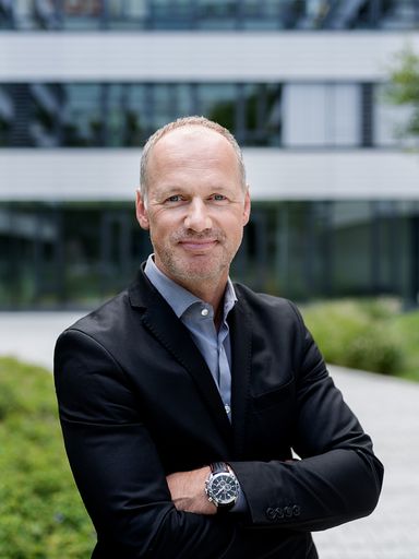 Mag. Wolfgang Burda, Geschäftsführer ACP Ost, war mit seinem Team
federführend für den IT-Rollout in der WKO verantwortlich