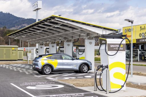  Ladepark in Spielberg mit zwölf Ultraschnellladepunkten.
