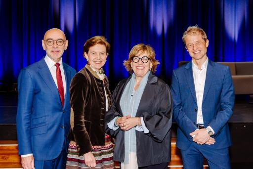 v.l.n.r: Michael Umfahrer, Präsident der Österreichischen
Notariatskammer; Brigitta Pallauf, Präsidentin des Salzburger
Landtags; Christoph Mondel, Präsident der Österreichischen
Notariatsakademie; Cosita Delvaux, Präsidentin des EU-Dachverbandes
Council of the Notariats of the European Union (CNUE)