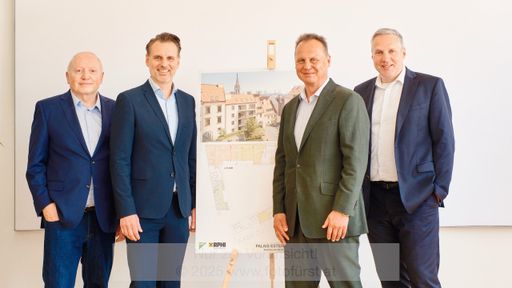 V.l.n.r.: Wolfgang Wendy / epmedia Werbeagentur, Max Goll /
Agenturleitung epmedia Werbeagentur, Dr. Karl-Maria Pfeffer / CEO
der RPHI, Mag. Thomas Happ / RPHI