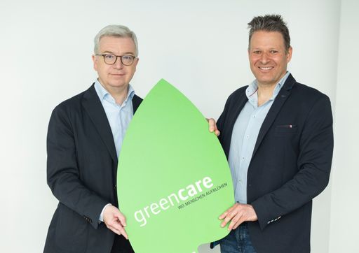  Generaldirektor Michael Höllerer (Raiffeisen-Holding
Niederösterreich-Wien) und Günther Mayerl, Geschäftsführer Green
Care freuen sich über die neue Partnerschaft zur Stärkung der
sozialen Landwirtschaft