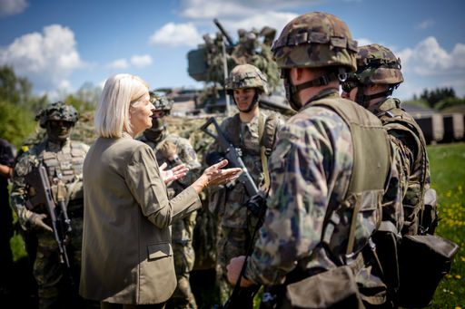 “Trias25” – Minister of Defense Tanner visiting Trinational Exercise with Swiss counterparts Pfister