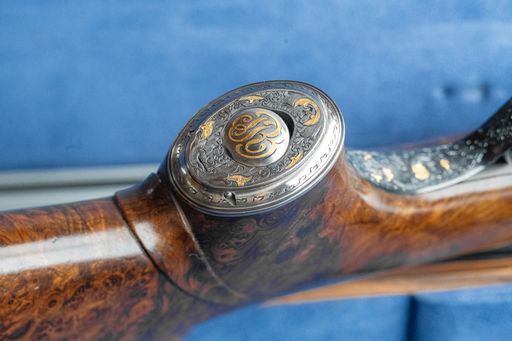 Vorschau Bild von Monogramm "RB" am Jagdgewehr