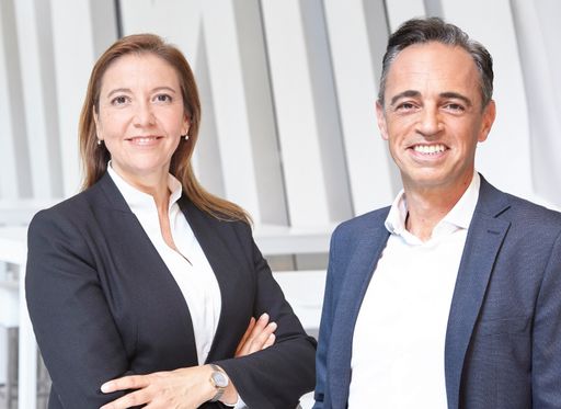  s Real-Geschäftsführung: Martina Hirsch (l) und Michael Molnar
(r).