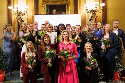 Vorschau Bild von Erster Damensache Day, ganztägige unabhängige Finanzkonferenz für
Frauen. Palais Eschenbach Wien. Vortragende und Expert:innen um
Initiatorin Dr. Marietta Babos und Moderatorin Mari Lang