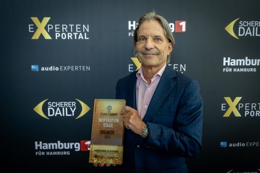  Elsner H. Christian bei der Award Übergabe am Founder Sumnit 2025
in Wiesbaden