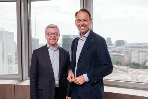  Michael Höllerer, Generaldirektor Raiffeisen NÖ-Wien und Andreas
Brandstetter, UNIQA Insurance Group AG