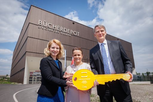 Vorschau Bild von Wissenschaftsministerium, Bundesimmobiliengesellschaft und
Universität Wien nehmen Holzhybridbau mit Platz für 130.000
Laufmeter Bücher in Betrieb.