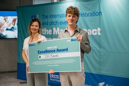 Vorschau Bild von Tímea Stverteczky und Trisztán Majerik von SSH Boards, Gewinner
des ersten Marc CEE Excellence Award