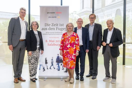  vrnl: Prof.Dr. Werner Schöny, PDoz.Dr. Günter Klug,
Prim.Univ.Prof.Dr. Wolfgang Aichhorn, Stadträtin Andrea Brandner,
Mag.a Maria Maunz-Ranacher, Mag. Alfons Riedlsperger
