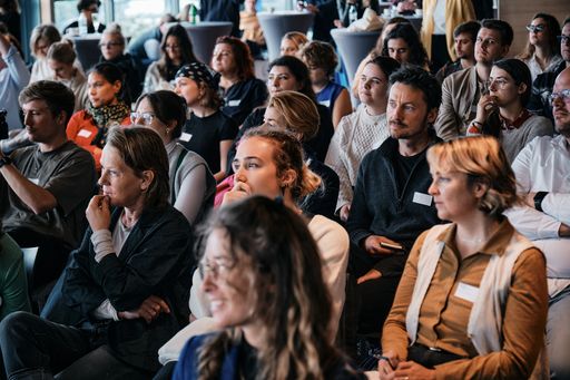Vorschau Bild von Zuschauer:innen bei re:think media Salzburg