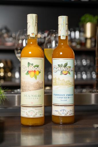  Chinola Passion Fruit Liqueur und Chinola Mango Liqueur