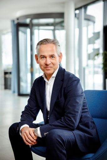  Norbert Rotter, CEO NTT DATA Business Solutions // Weiterer Text
über ots und www.presseportal.de/nr/24336 / Die Verwendung dieses
Bildes für redaktionelle Zwecke ist unter Beachtung aller
mitgeteilten Nutzungsbedingungen zulässig und dann auch honorarfrei.
Veröffentlichung ausschließlich mit Bildrechte-Hinweis.