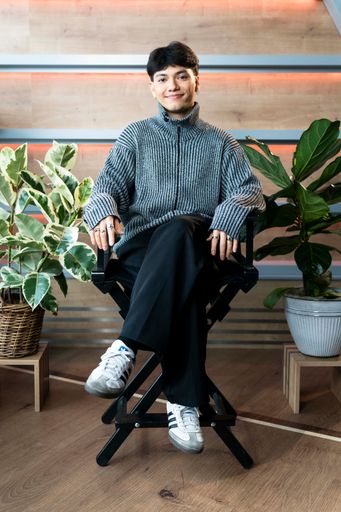 Vorschau Bild von Heimische Fans fiebern mit JJ - dem ESC-Kandidaten für
Österreich.