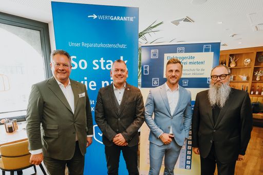  In Österreich hat sich Wertgarantie 2024 auf neue Wege begeben:
"Mieten statt Kaufen" wird ab sofort in einer österreichweiten
Kampagne beworben. V.l.: Patrick Döring, Thilo Dröge, Konstantin
Scheiermann und Horst Neuböck. // Weiterer Text über ots und
www.ots.at / Die Verwendung dieses Bildes für redaktionelle Zwecke
ist unter Beachtung aller mitgeteilten Nutzungsbedingungen zulässig
und dann auch honorarfrei. Veröffentlichung ausschließlich mit
Bildrechte-Hinweis.
