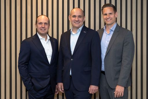  Fotocredit: Die BAWAG Group bestätigt gegenüber den Medien, dass
diese Fotos unentgeltlich und auf Dauer für Pressezwecke zur
Verfügung gestellt wird. mit v.l.n.r. Marcus Kapun, Enver Sirucic,
Thomas Csipkó
