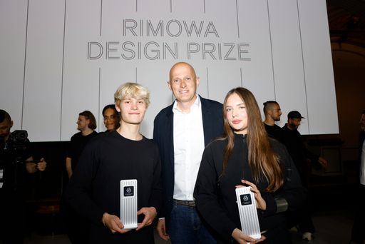  RIMOWA CEO Hugues Bonnet-Masimbert with the winners of the RIMOWA
Design Prize 2025 Marc Hacklaender and Elisabeth Lorenz at the award
ceremony at Gropius Bau Berlin last night // More information via
ots and www.presseportal.de/en/nr/179760 / The use of this image for
editorial purposes is permitted and free of charge provided that all
conditions of use are complied with. Publication must include image
credits.